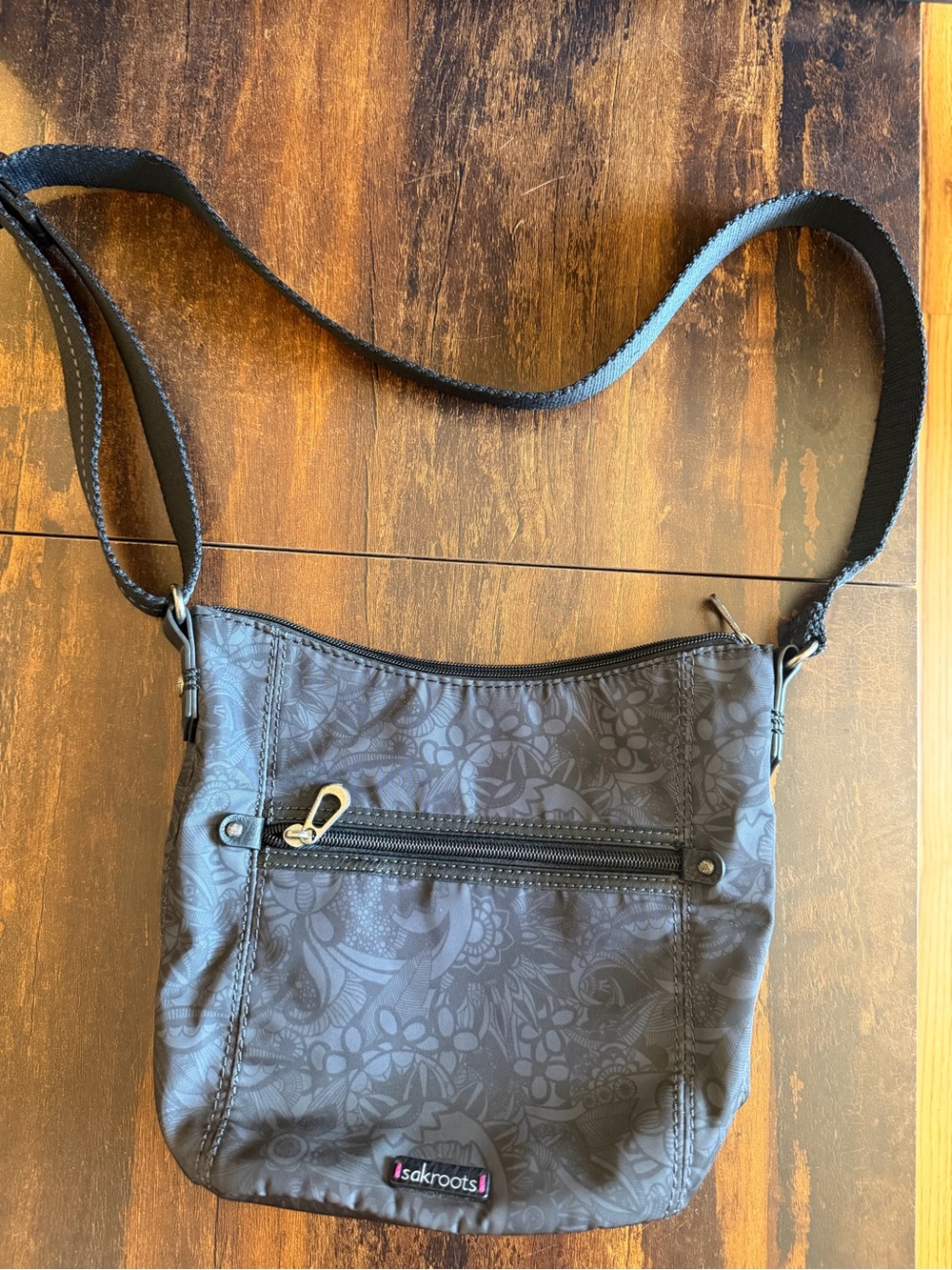 Sakroots Black Floral-Pattern Crossbody Bag